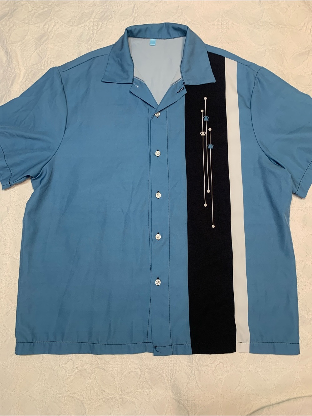 Retro inspired Men's Blue Short-Sleeve Button-Up Shirt with Vertical Stripe
